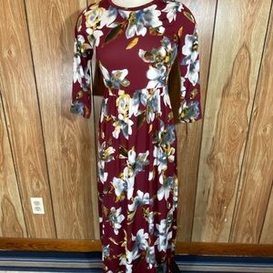 SOLD 🛑Burgundy Floral Dress (Plus Size )